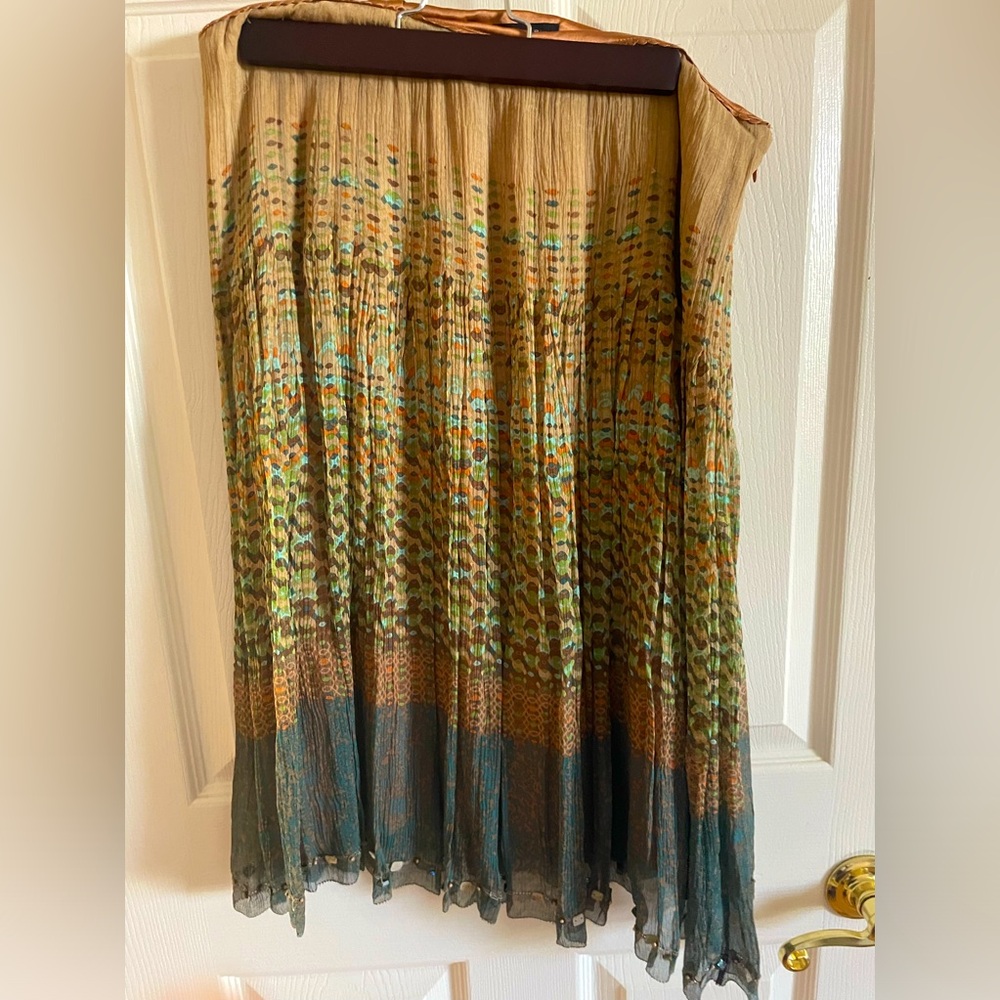 Elie Tahari Pleated Silk embellished skirt- size 10